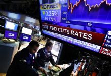 Dow Jones nhuốm sắc đỏ, Nasdaq Composite giảm 1%