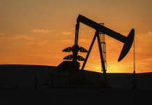 Dầu Nga sụt giá mạnh vì trừng phạt của Mỹ